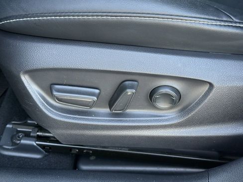 Certified 2020 Toyota Prius Prime Limited w/ Carpet Mat Package image 19