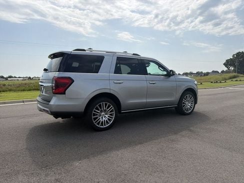 Used 2024 Ford Expedition Limited AWD/4WD image 5
