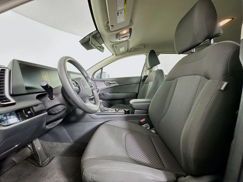 Used 2025 Kia Sportage LX FWD image 13