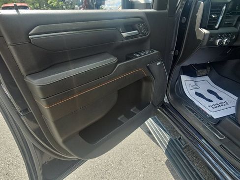 Used 2024 GMC Sierra 2500 AT4 w/ AT4 Premium Plus Package AWD/4WD image 9