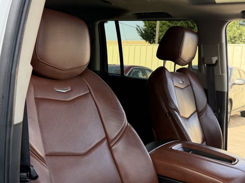 Used 2015 Cadillac Escalade ESV Premium AWD/4WD image 34