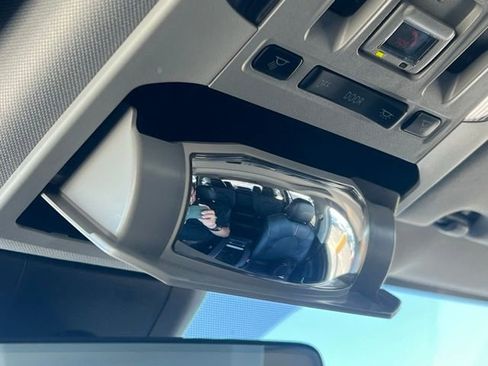Used 2021 Toyota Highlander Limited FWD image 41