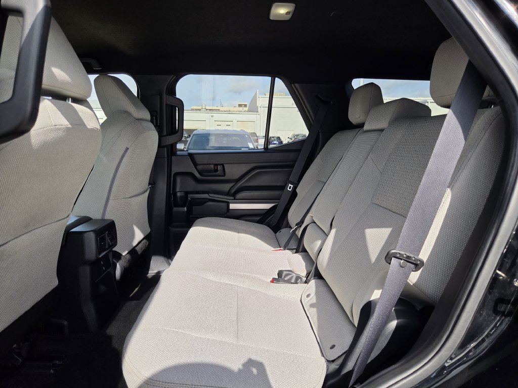 Used 2025 Toyota 4Runner SR5 AWD/4WD image 27