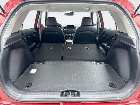 Used 2024 Hyundai Venue Limited image 23