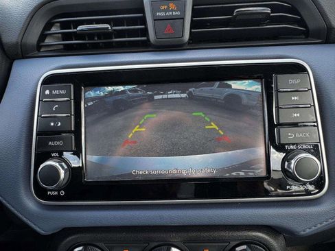 Used 2023 Nissan Versa SV image 30