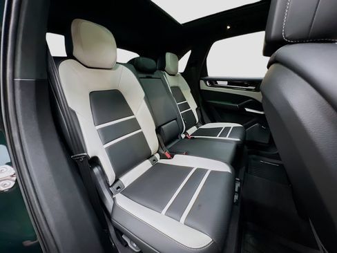 Certified 2026 Porsche Cayenne GTS AWD/4WD image 29