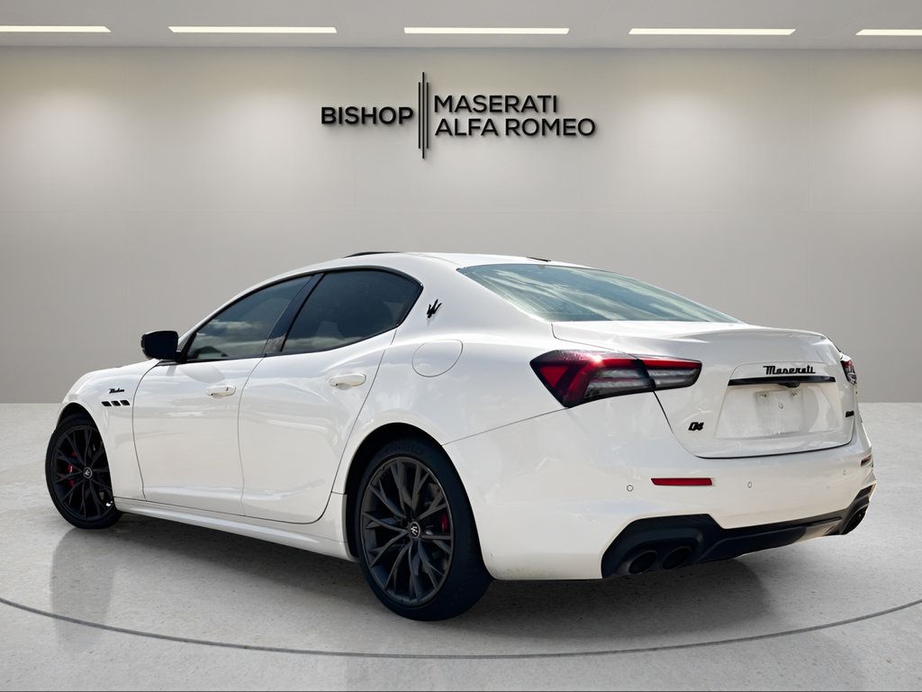 Used 2022 Maserati Ghibli Modena Q4 AWD/4WD image 3