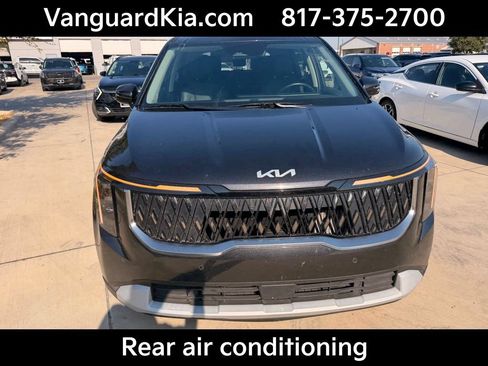 Certified 2026 Kia Carnival LXS FWD image 7