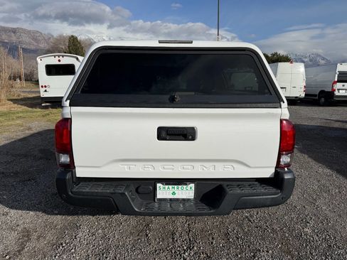 Used 2019 Toyota Tacoma SR image 4