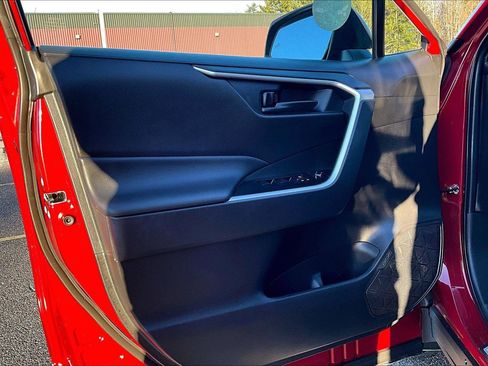 Used 2025 Toyota RAV4 LE image 19