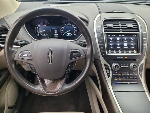 Used 2017 Lincoln MKX Reserve w/ Driver Assistance Package image 22