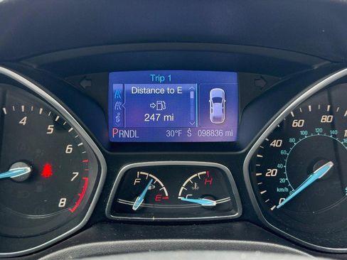 Used 2013 Ford Focus SE w/ SE Winter Pkg image 22