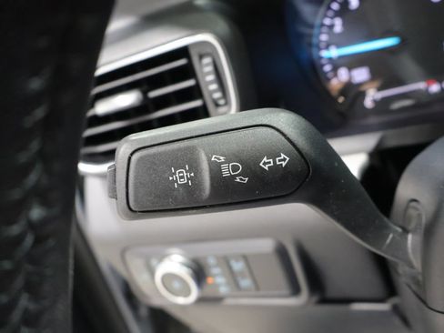 Used 2022 Ford Explorer XLT AWD/4WD image 37