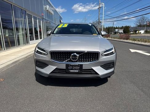 Certified 2025 Volvo V60 B5 Cross Country Plus AWD/4WD image 7
