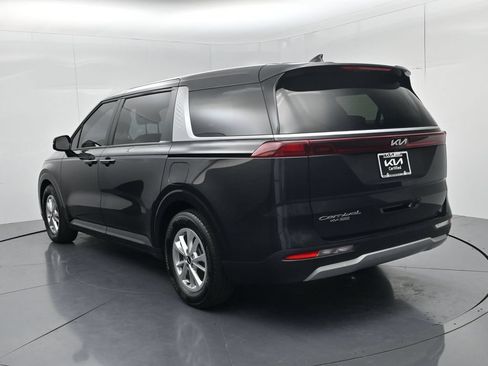 Used 2022 Kia Carnival LX FWD image 6