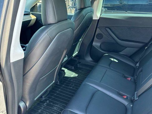 Used 2022 Tesla Model Y Performance AWD/4WD image 4