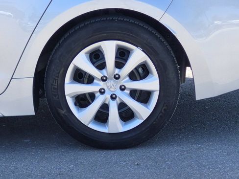 Used 2025 Toyota Corolla LE FWD image 21