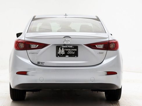 Used 2018 MAZDA MAZDA3 Touring image 7