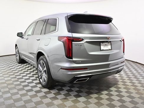 Certified 2025 Cadillac XT6 Premium Luxury image 4