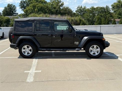 Used 2020 Jeep Wrangler Unlimited Sport S image 2