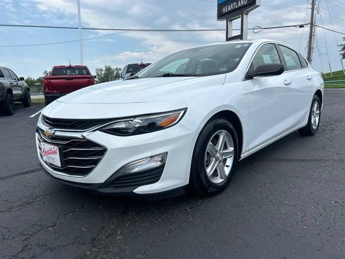 Used 2023 Chevrolet Malibu LS FWD image 1