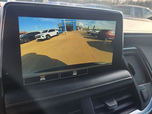 Used 2021 Chevrolet Suburban Z71 image 15