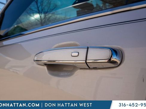 Used 2018 Chevrolet Equinox Premier image 34