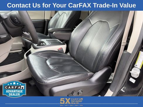Used 2022 Chrysler Pacifica Touring-L FWD image 28