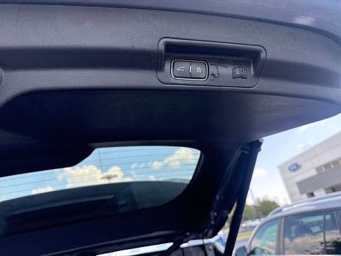 Used 2025 Ford Explorer Platinum RWD image 24