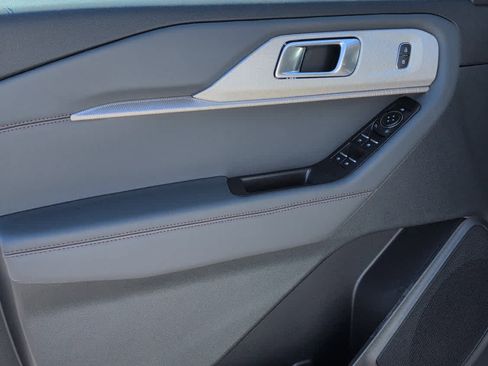 New 2026 Ford Explorer Active RWD image 10