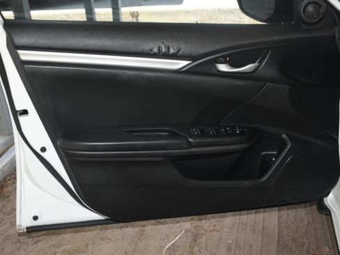 Used 2021 Honda Civic Sport image 9