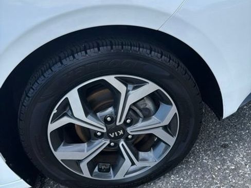 Used 2021 Kia Forte LXS FWD image 3
