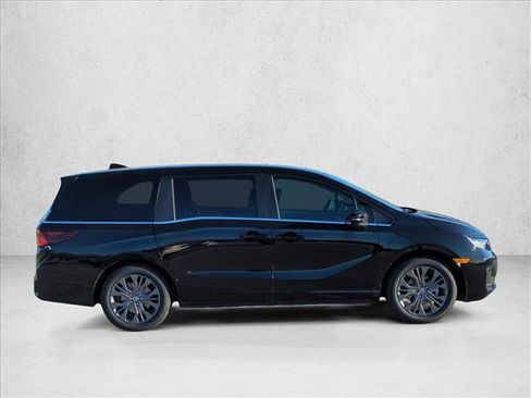 New 2026 Honda Odyssey Touring image 4
