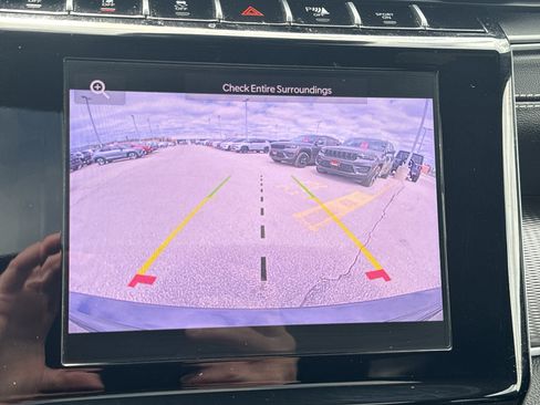 Used 2024 Jeep Grand Cherokee Altitude AWD/4WD image 18