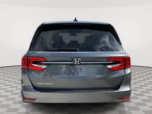 Certified 2024 Honda Odyssey EX-L image 4