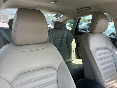 Used 2017 Ford Fusion SE w/ Fusion SE Technology Package FWD image 33