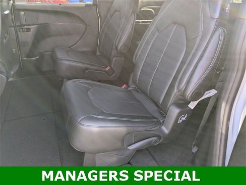 New 2026 Chrysler Pacifica Select image 26