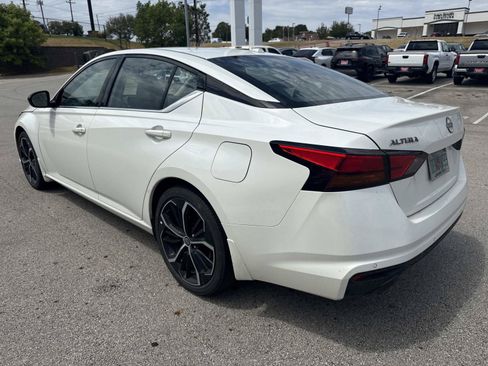 Used 2025 Nissan Altima 2.5 SR FWD image 5
