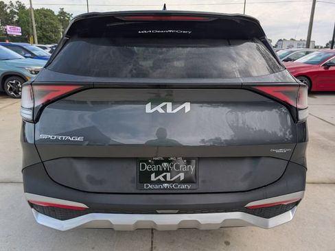 Used 2024 Kia Sportage LX FWD image 4