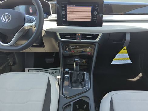 New 2026 Volkswagen Taos SE FWD image 22