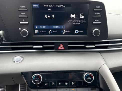 Certified 2025 Hyundai Elantra Sport image 27