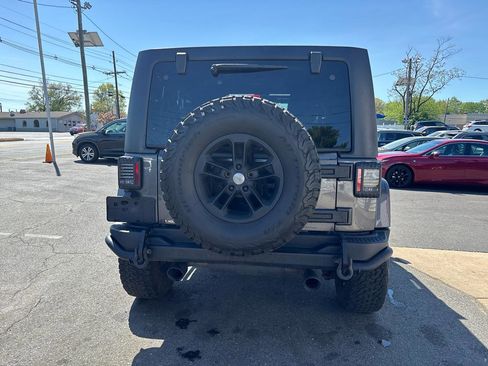 Used 2017 Jeep Wrangler Unlimited Sahara image 5