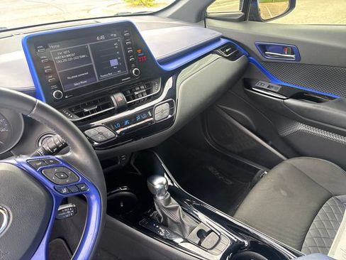 Used 2021 Toyota C-HR XLE FWD image 19