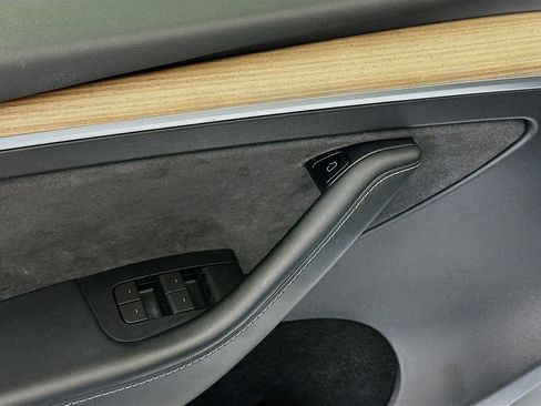 Used 2023 Tesla Model Y Long Range image 15