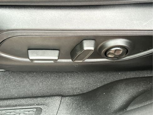 Used 2024 Jeep Grand Cherokee Limited image 24