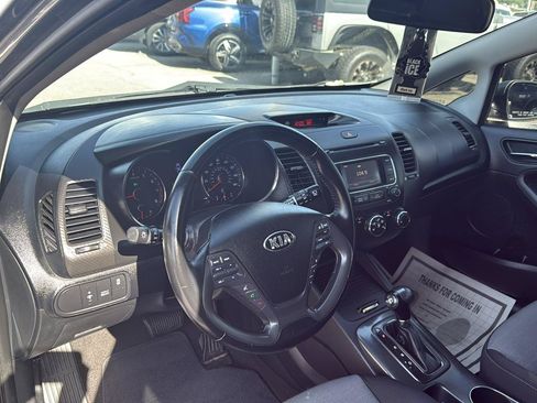Used 2016 Kia Forte EX FWD image 7