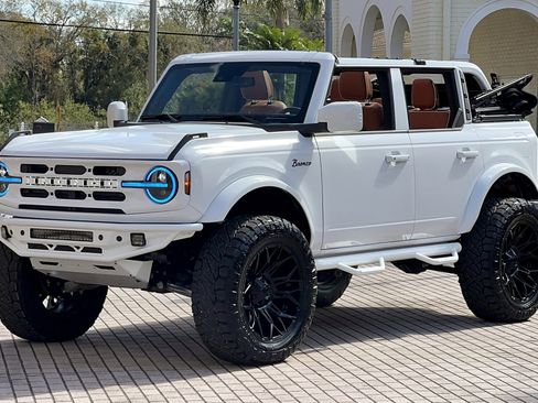 Used 2025 Ford Bronco Outer Banks AWD/4WD image 8