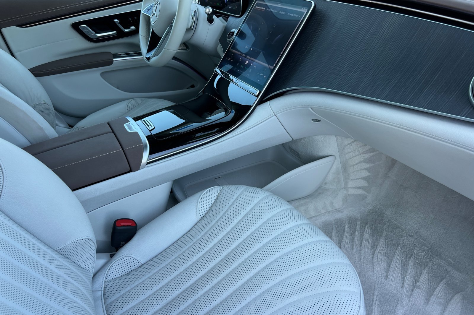 Used 2022 Mercedes-Benz EQS 450+ Sedan image 16