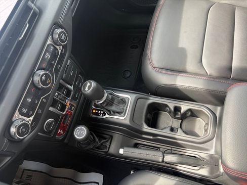 Used 2025 Jeep Wrangler Unlimited Rubicon w/ Steel Bumper Group image 24