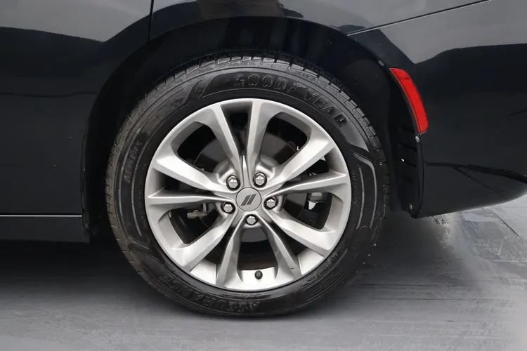 Used 2020 Dodge Charger SXT AWD/4WD image 33